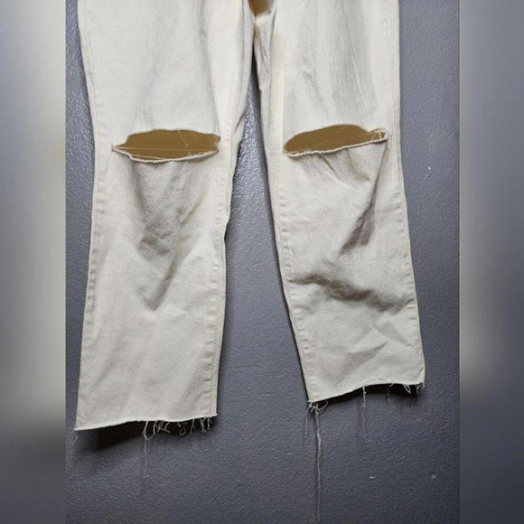 Universal Thread Y2K Cream Distressed Straight Leg Jeans Women's 14/32R Raw Hem - Picture 2 of 7